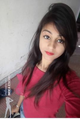 Rakhi jha